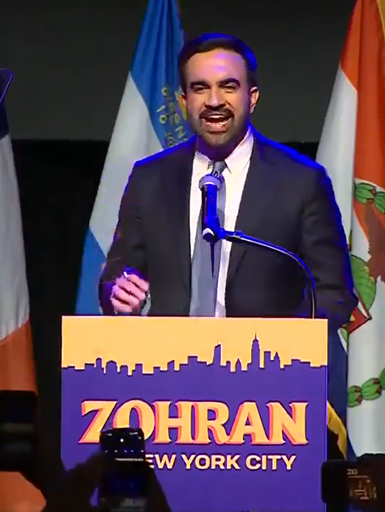 Imagen de Nueva York elige a su primer alcalde socialista en la historia!! su nombre es Zohran Mamdani y es nacido en Argelia, los 7 años se mudó a Estados Unidos con sus padres. Dice qué nueva York es una ciudad de inmigrantes y ahora la lidera un inmigrante. 